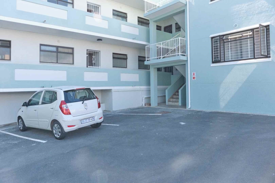 1 Bedroom Property for Sale in Sea Point Western Cape